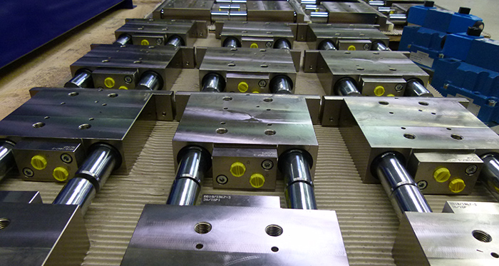 Hydraulikausrüstung für eine Maschine zur Porenbetonverarbeitung